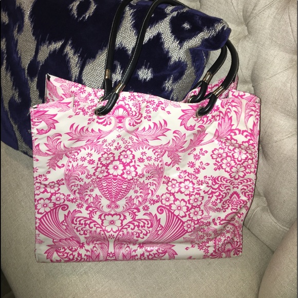 Handbags - 🌸PINK🌸toile 🍃oil cloth 🤩tote 💫NWOT🤩✨🌟🌸💐🌟